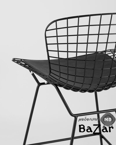 Стул полубарный с низкой спинкой Bertoia черный с черной подушкой